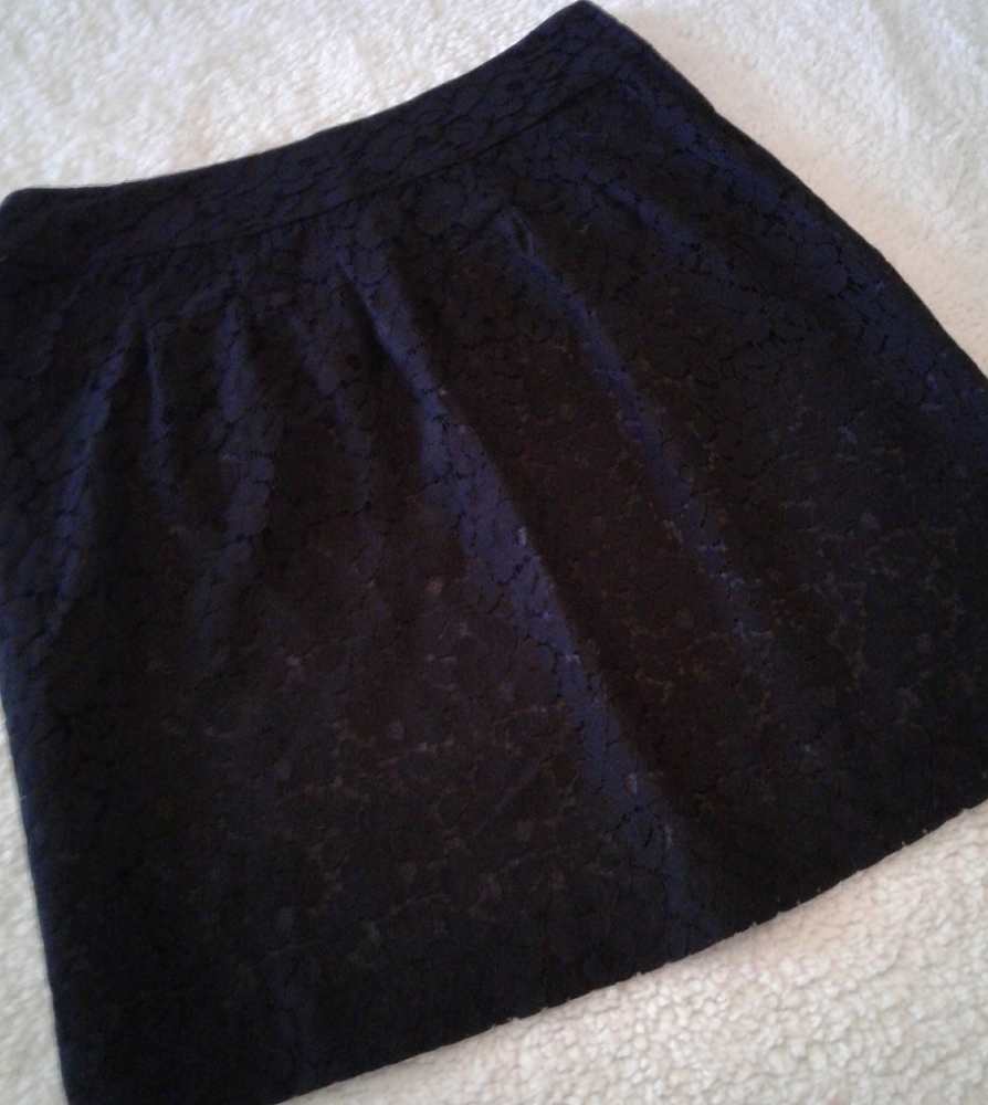 🌺 Black Lace H&M Fully Lined Lace Skirt - Picture 2 of 11